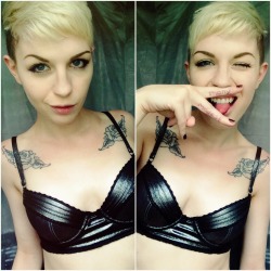nsfwjynx:  Go follow sexy camgirl extraordinaire mollymodest! Your dash will love you for it ♥ 