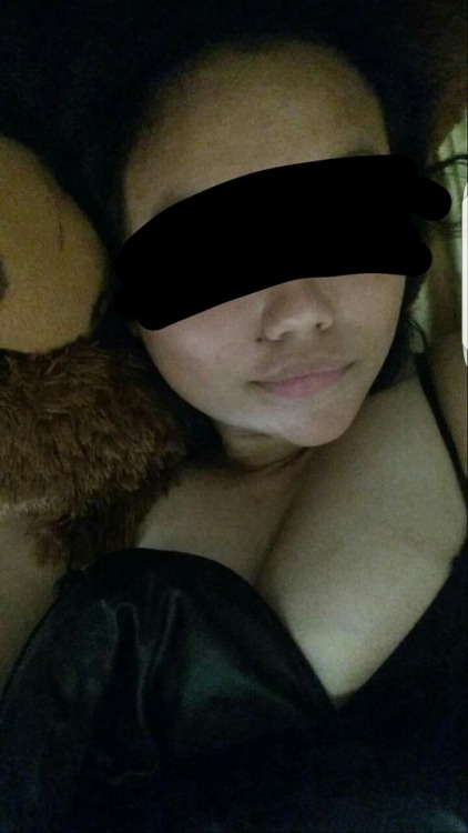 mohdidris7279:Awek australia..gadoh ngan bf trus bf sebar pic dia..haha..ada lagi pic bogel dia..mak