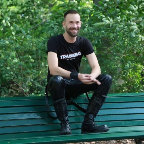 realrubberhomos237:  Real GAY COCK PICS direct to your phone! Text “START” to +1-323-612