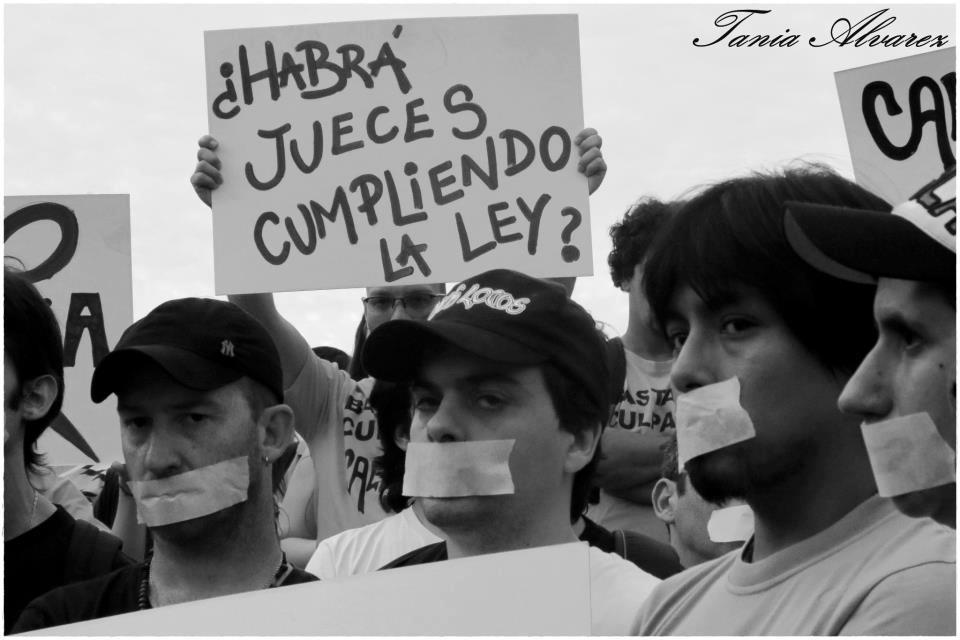 aguscallejera:  Eso me pregunto siempre - ¿ Habra jueces cumpliendo la ley?  