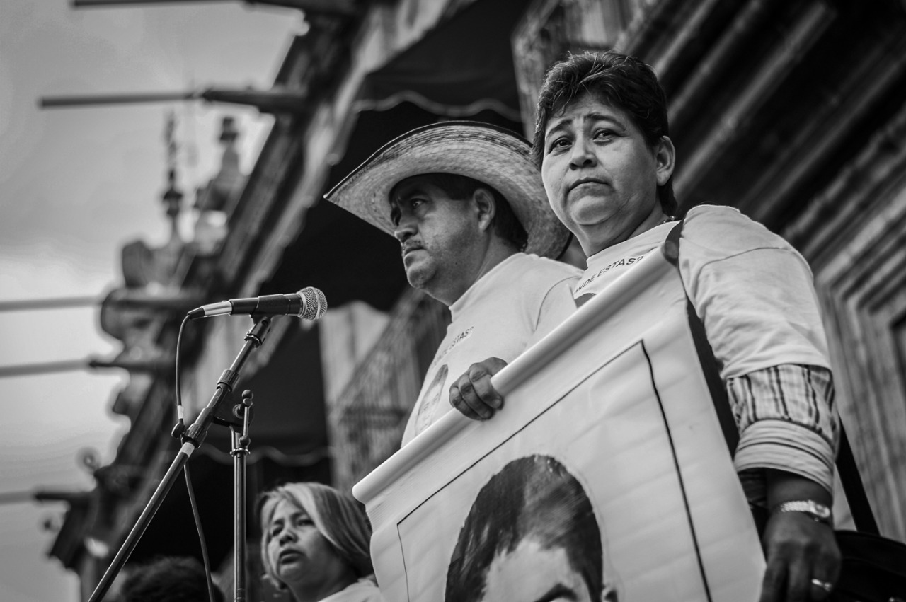 wendyrufino:  Caravana por Ayotzinapa: Recibiendo a los padres de nuestros hermanos