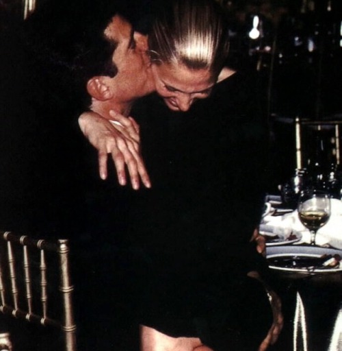 noirsilk:Carolyn Bessette and John Kennedy Jr.