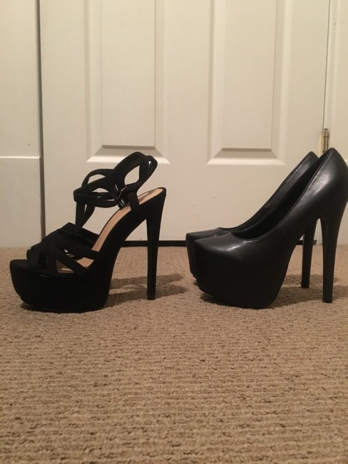 hornymaleclub: Finally my heels came in. Time for a shoejob and thick cum