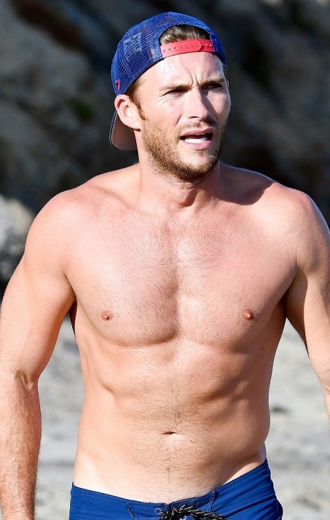  Scott Eastwood on the beach in Los Angeles http://www.vjbrendan.com/2017/08/scott-eastwood-on-beach