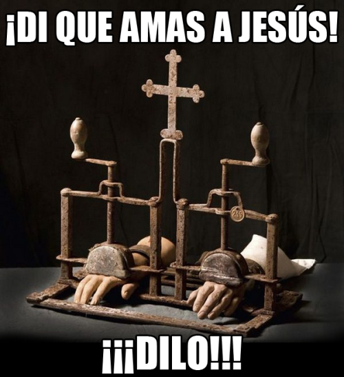 lapalomafolladora:  Jesús como ves te ama a ti ♥♥♥