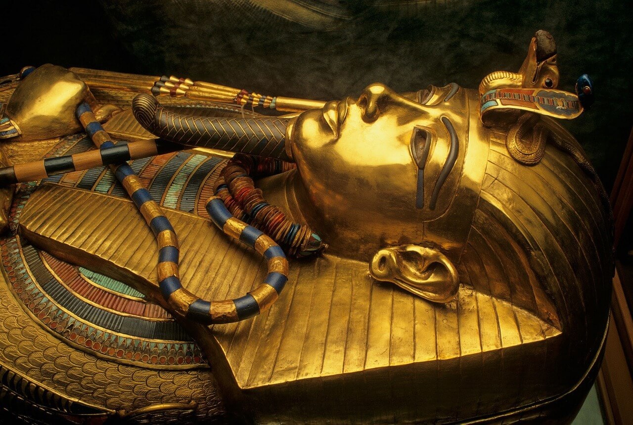 grandegyptianmuseum:   Solid gold coffin of King Tutankhamun (ca. 1332-1323 BC),