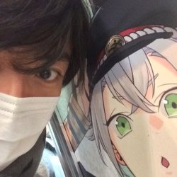 iguchiyuuichi:  @yuccho222:A two-shot with HotaHotarumaru’s seiyuu, Iguchi Yuuichi taking a picture with his character at Winter WonFes 2016! 	ヽ(o^―^o)ﾉ