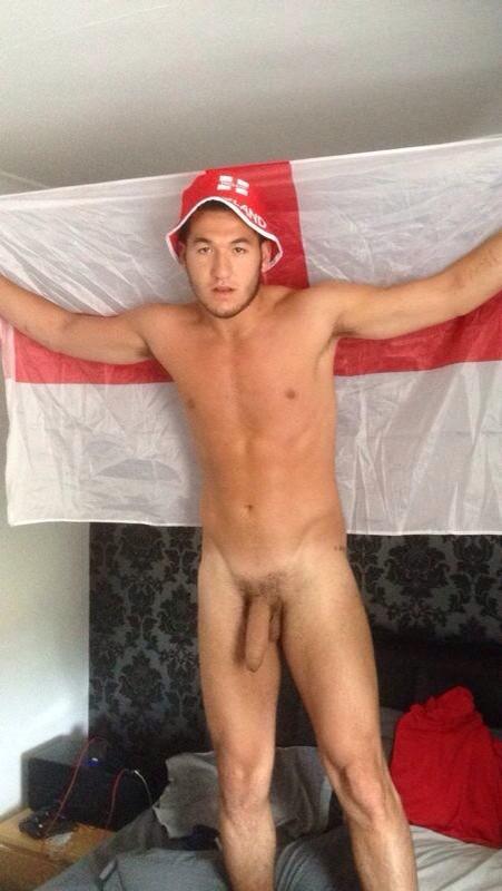 intostraightnakedguys:  Wade