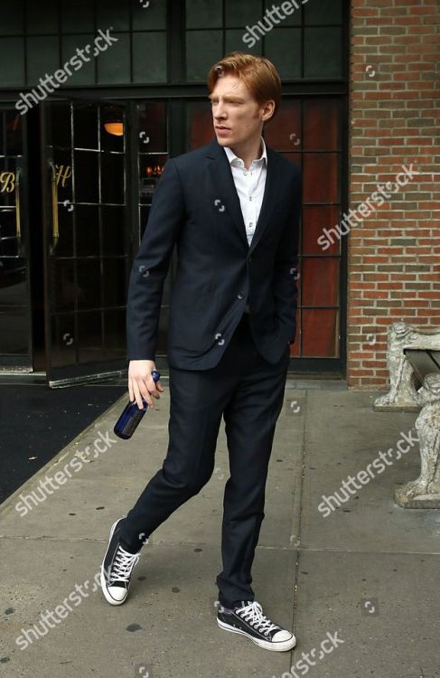 Looks like a model in a photo session, but it’s just Domhnall leaving his hotel in NYC (16 August)Pa