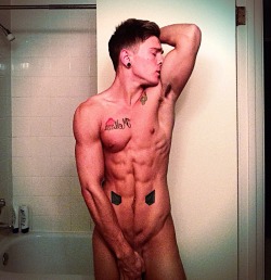 bdoggies12:  This is about as naked as I’ll get… Maybe ;)   What a hot body