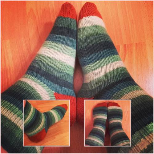 And done - I can still wear them for a few hours! ☘ Just my vanilla sock formula with @laraneel&rsqu