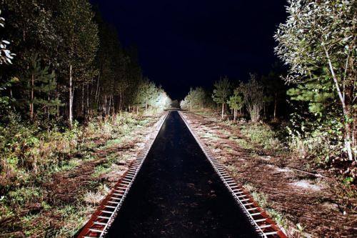  Salto - Fast Track (2012) - A 170-foot long trampoline installed across a Russian forest 