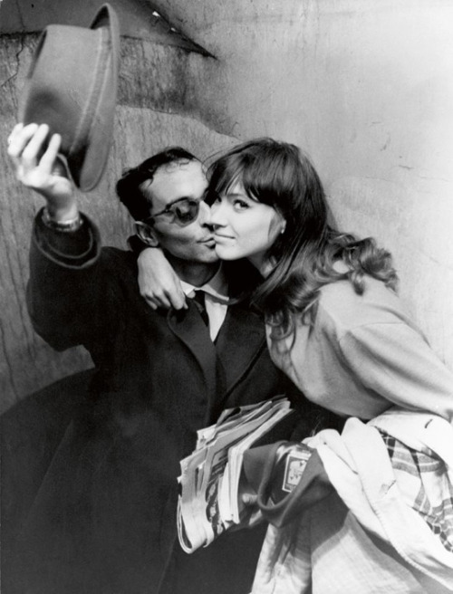 ahoradote: Jean-Luc Godard and Anna Karina, 1960. Photo by Raymond Cauchetier