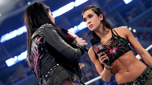 basicallysarayajadebevis:  SmackDown (3.26.15)