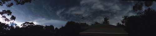 ivoryunknown: toxicvnt: The storm was scary Holy fuck