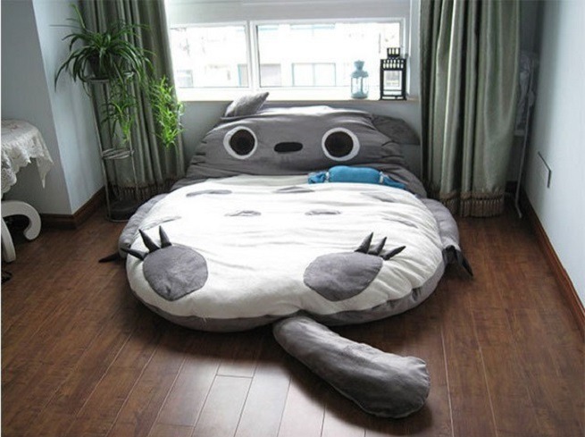 already-rotten:  Totoro Big Bed 