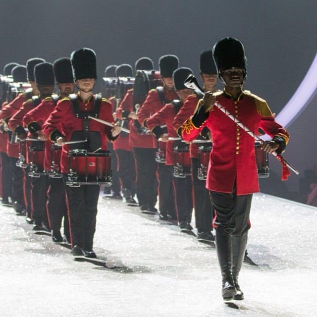 chillsaidwhat:
“ #regram Rutgers drumline performing at the #vsfashionshow @victoriassecret ❤️
”
Aww yiss.