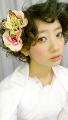 yoimachi:  (via ちょうちょ。｜波瑠オフィシャルブログ「Haru’s official blog」Powered by Ameba)