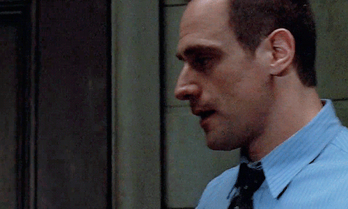 elliot-olivia:  I bet I know what you’re thinking. Bet you don’t. Elliot Stabler and Olivia Benson in Law & Order: SVU – Season One.