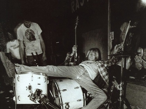 darkgrunge-room: Kurt Cobain Bleach era