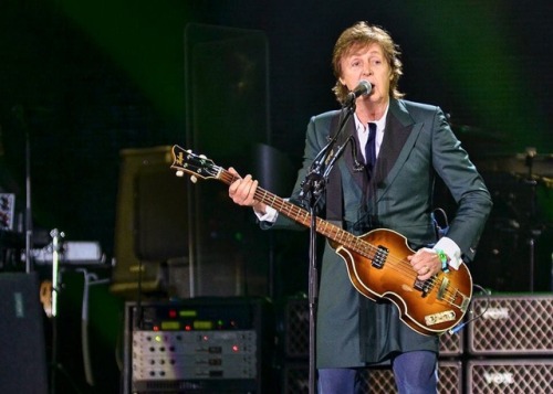 I was fortunate to be one of the photographer selected to photograph Paul McCartney’s show in Manche