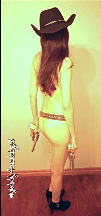 panties-on-or-off: Fancy shooting cowgirl. But looks like you forgot your panties @whytedaddy4asianb