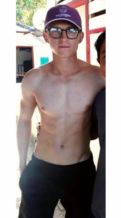 Tom Holland shirtless and bulge pics Source: mancelebs.com