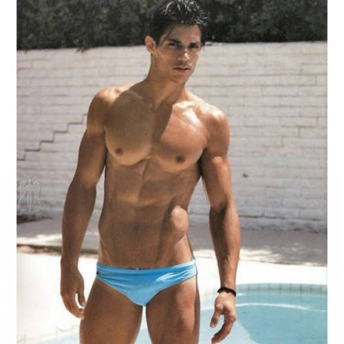 Hump Day hunk #speedos #speedo #guysinspeedos #instagay #gay #gaylikes #gayfollow #gayfollowers #abs