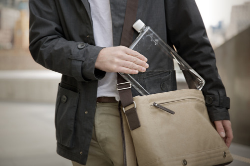 eleventheleven:Memo Bottle | The memobottle fits in your bag alongside your laptop and boo