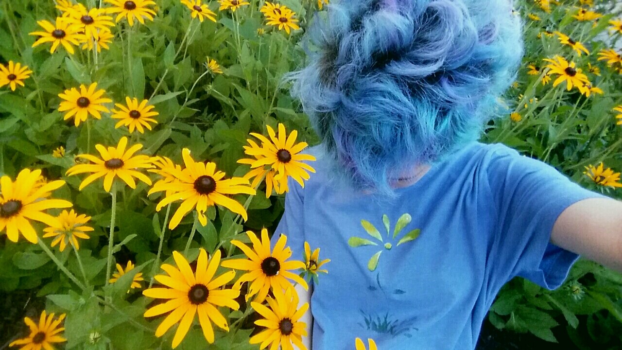 fairykiid:  blending in with the black-eyed susans &lt;3  