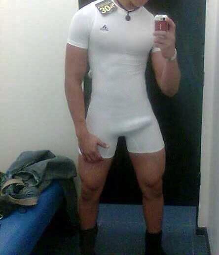 hypnopisssub:  scruffyjizzmonkey:  hornyrhonddalad:  I could stare at this for hours