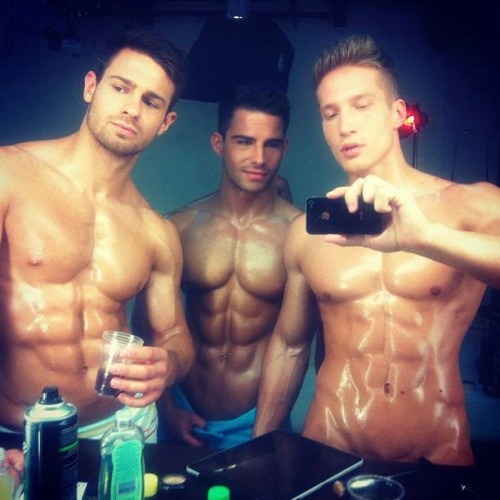 hotsexygayabs:  Yes please