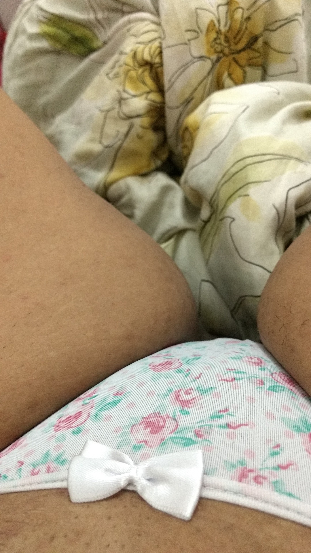 desejointimo:  Boa noite seguidores.. quer ver como está por baixo? Reblogue 😈