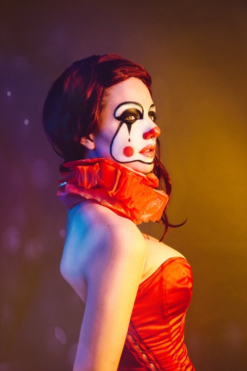 Burlesque clownmakeupforeverusa flash palette, diy tissue paper collar, and a corset from a lingerie