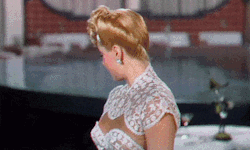starshavelosttheirglitter: Lana Turner’s cameo in Du Barry Was a Lady, 1943.