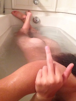 hornybleh:  bath timeee