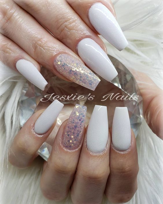 White Crown / White Nails / Bling Nails/ Rhinestone Nails / Press Non Nails  / White Glitter Nails / Glitter and Bling - Etsy