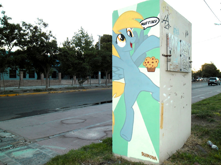 ecmajor:freaky-pixie:  My Little Pony Grafitti by by *ShinodaGE  Oh man, Shinoda’s