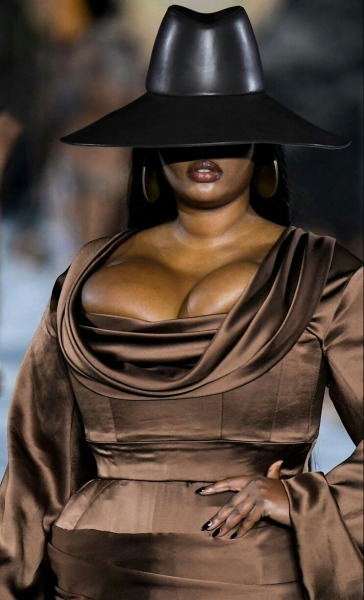 modelsof-color:Precious Lee at Balmain SS 23