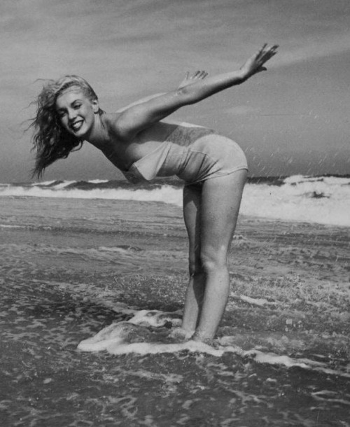 Marilyn Monroe photographed by Andre de Dienes, 1949.