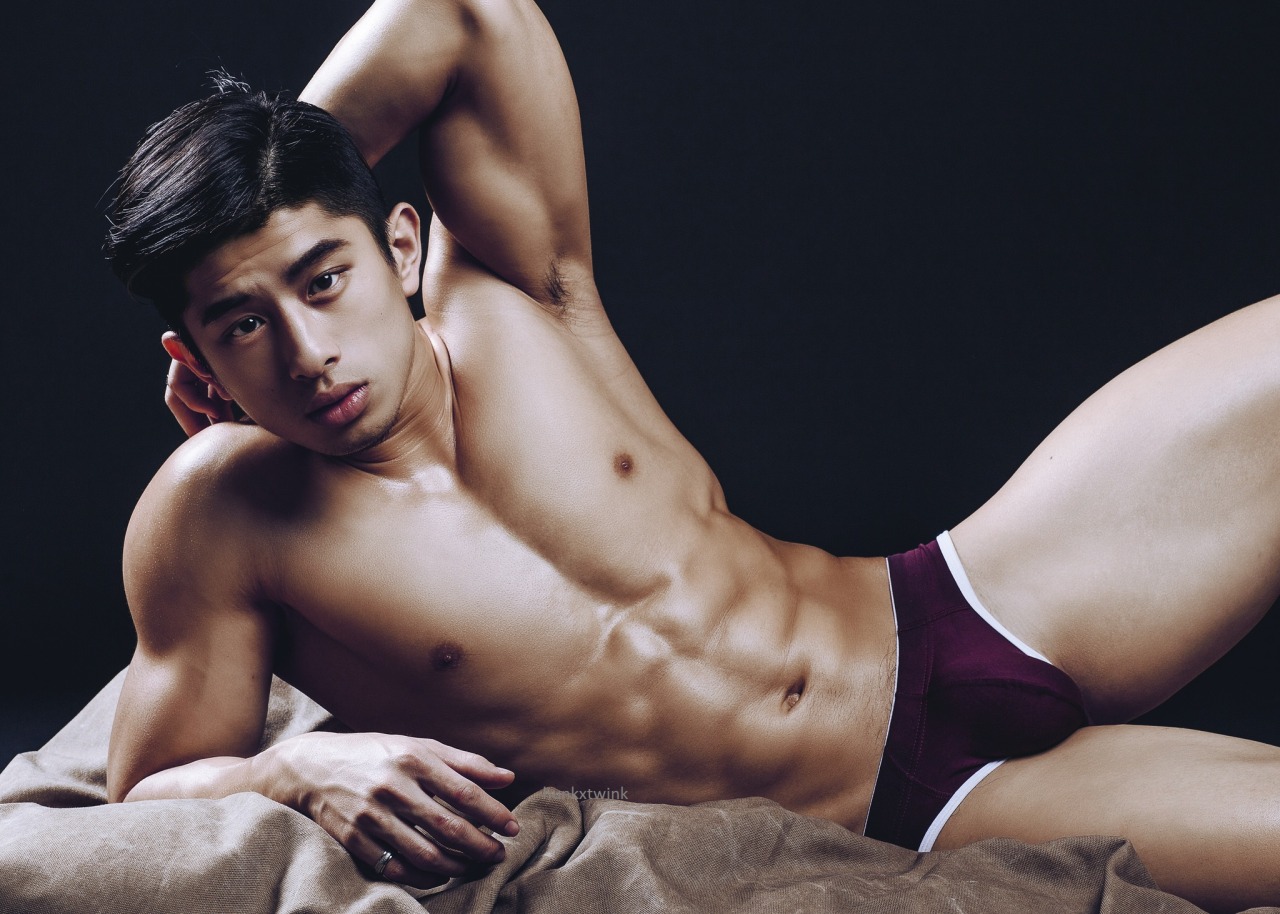 hunkxtwink:  Photography - 晏廷 張  Hunkxtwink - More in my archive
