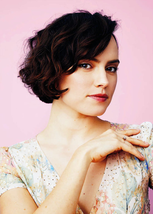 faintheartaesthetics:  Daisy Ridley, Photographed by Colette Aboussouan for Bustle Hair: Christopher
