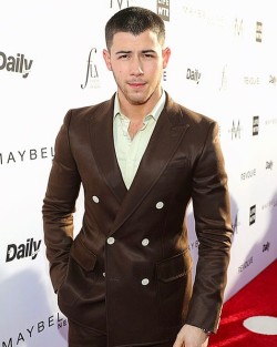 jobrosnews:  nickjonas: Thank you @dailyfrontrow