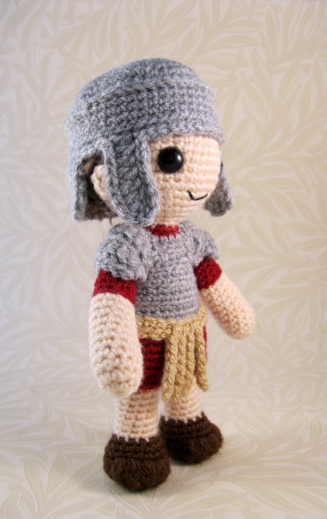 lucyravenscar:My latest pattern, to make a cute Roman Soldier amigurumi, is now available in my Etsy