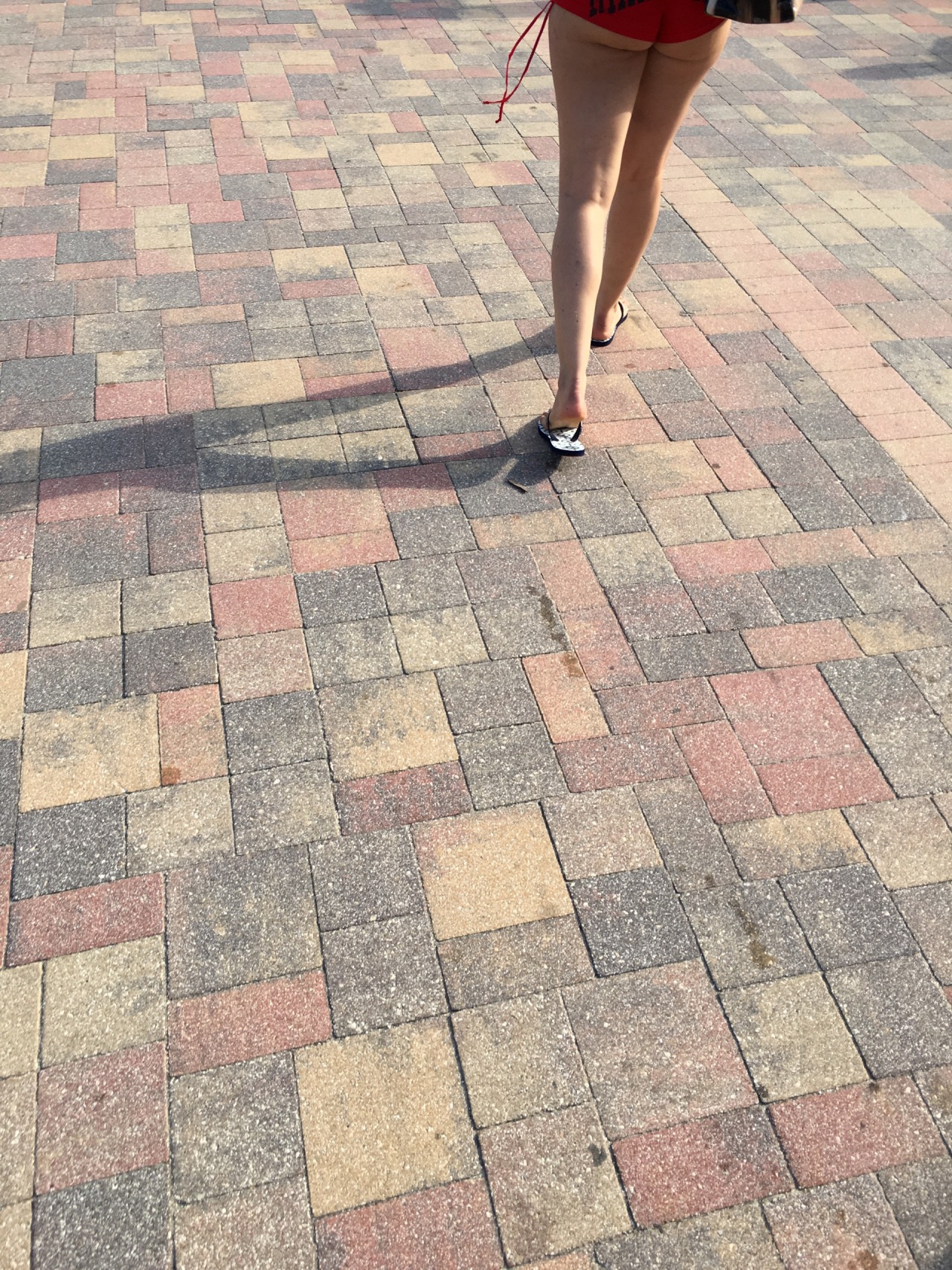 southfloridacandids:  More candid pictures of this milf