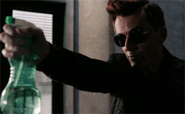 mizgnomer:Crowley vs. The Tenth Doctor - Parallels(both as played by David Tennant)