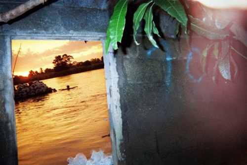 Atardecer en las orillas de Río Suchiate, Tecún Umán, Guatemala.
Foto: Wilfrido Alexander "Portillo" (24 años) Participante del taller de fotografía.