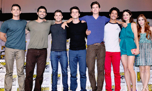 flying-kiki:  Teen Wolf cast at Comic Con through the years 