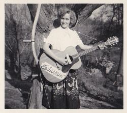 vintage-musicians:  Testaview Payne, Ohio I found this photo on ebay and was curious about what was written on the guitar. It turned out Testaview is her name and she and her husband Leonard are making music till today. On their youtube channel you’ll