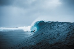 highenoughtoseethesea:  Nat, Julian, Mick, Italo - Tahitian lazy days.  Photos: Corey Wilson 